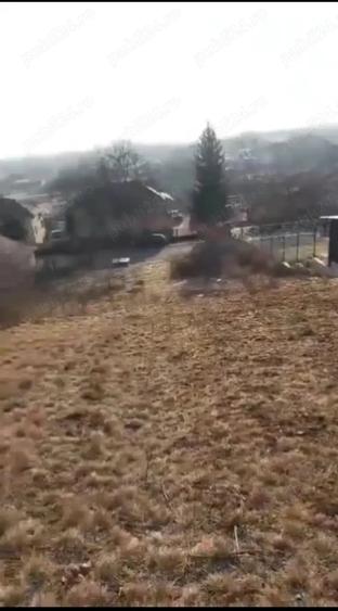 Teren de 2200 mp, în Criș