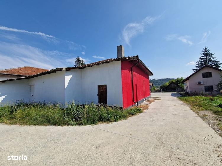 Spațiu comercial, de 380 mp, în Ciofrângeni