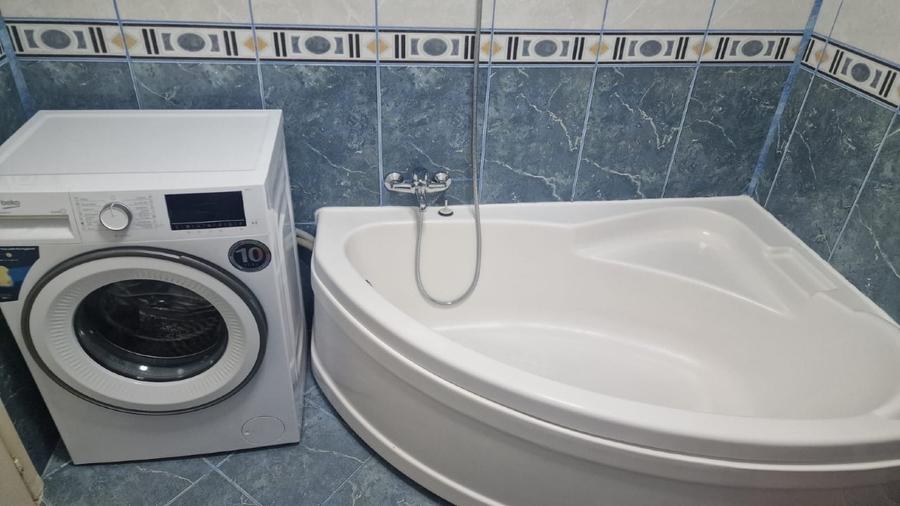 Apartament cu 3 camere decomandat în Calea București