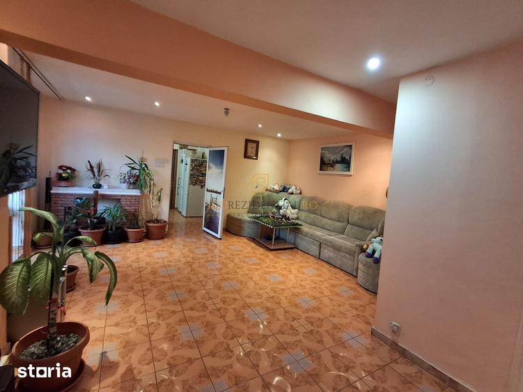 Apartament cu 4 camere decomandat în Apărătorii Patriei