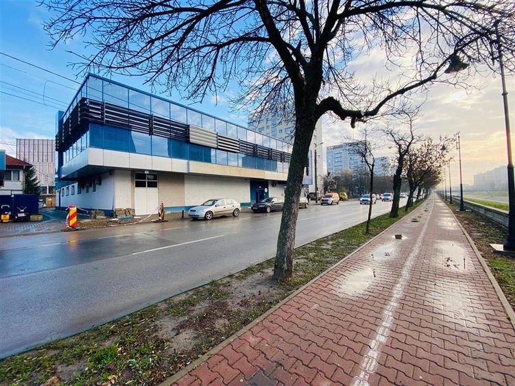 Birou, de 880 mp, în Central