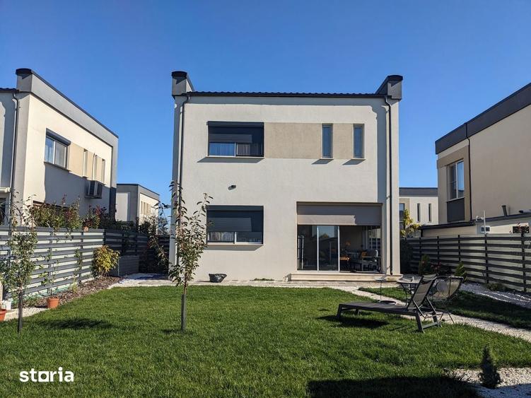Casă cu 4 camere cu Teren 388 Mp în Corbeanca
