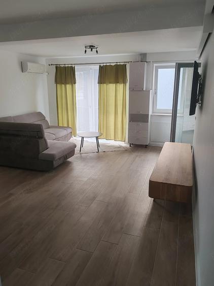 Garsonieră decomandată în Gruia