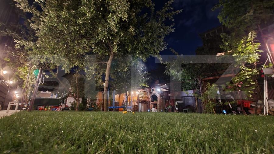 Casă individuală cu 7 camere cu Canalizare în Aurel Vlaicu