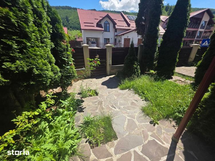 Casă cu 4 camere cu Teren 250 Mp în Bunloc