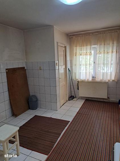 Apartament cu 3 camere decomandat în Carpați 2