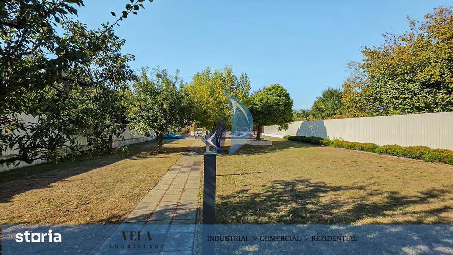 Casă cu 7 camere cu Teren 1259 Mp în Central
