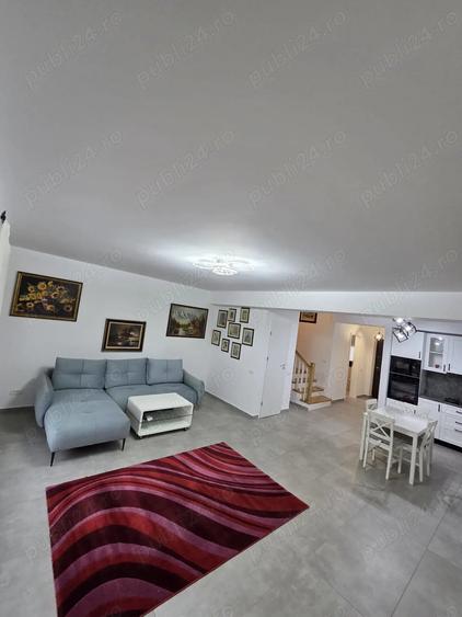 Casă cu 6 camere cu Teren 297 Mp în 1 Decembrie