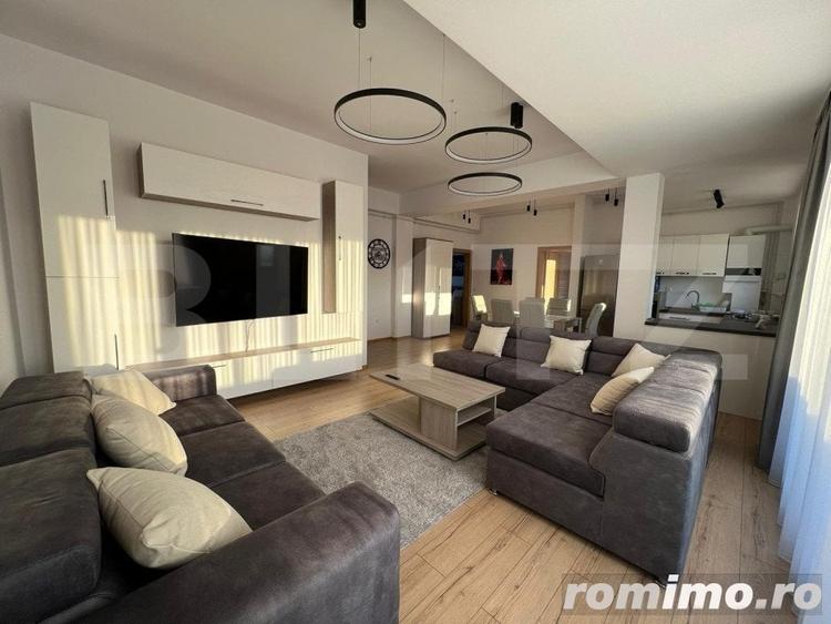 Apartament cu 3 camere semidecomandat în Cetate