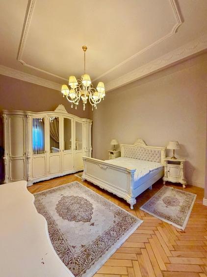 Apartament cu 3 camere semidecomandat în Sinaia
