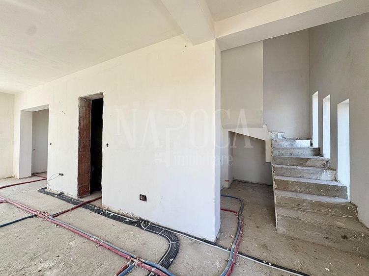 Casă individuală cu 4 camere cu Canalizare în Apahida