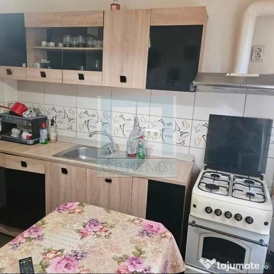 Garsonieră decomandată, mobilată în Astra