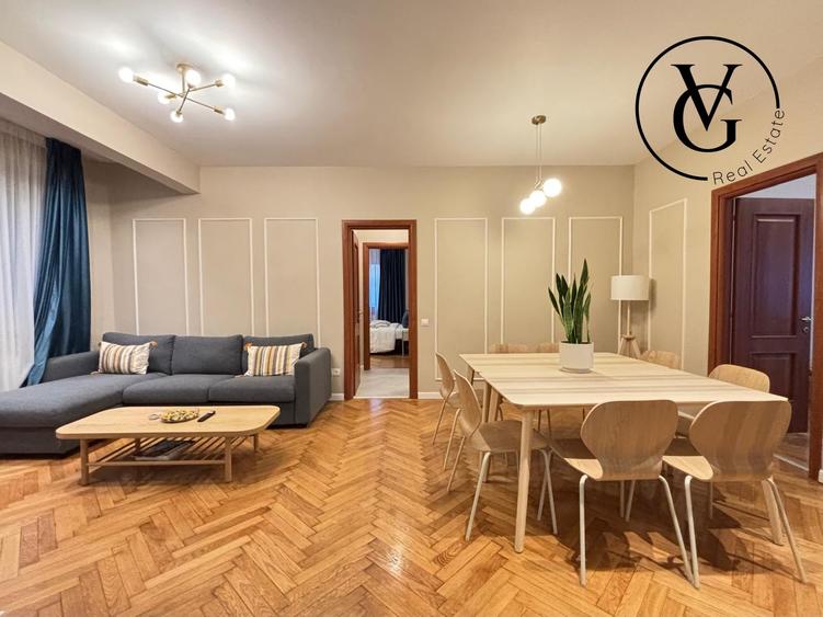 Apartament cu 4 camere semidecomandat, mobilat în Universitate