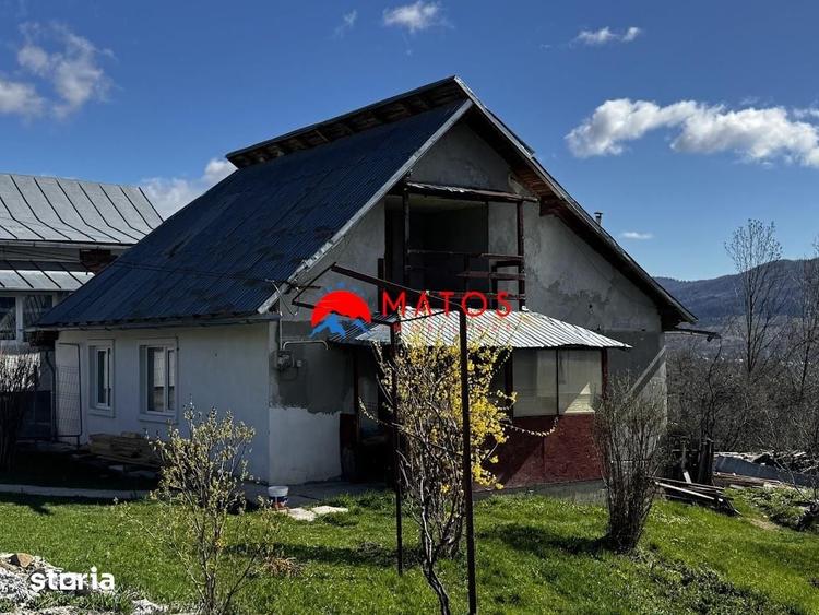 Casă cu 3 camere cu Teren 3025 Mp în Ghioșești