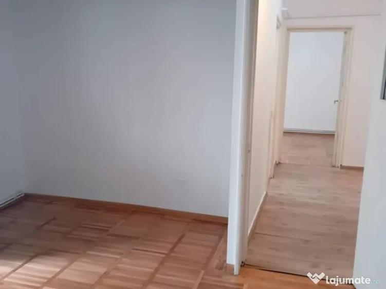 Apartament cu 2 camere decomandat în Port