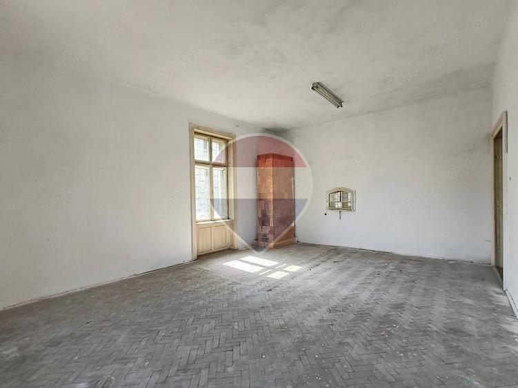 Casă cu 18 camere cu Teren 666 Mp în Mănăstioara (Siret)