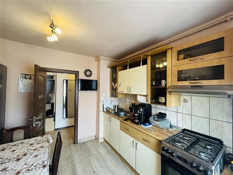Apartament cu 4 camere decomandat în Mihai Viteazul