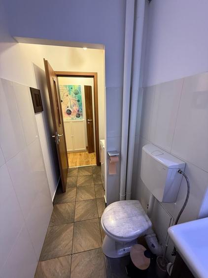 Apartament cu 3 camere semidecomandat în Drumul Taberei