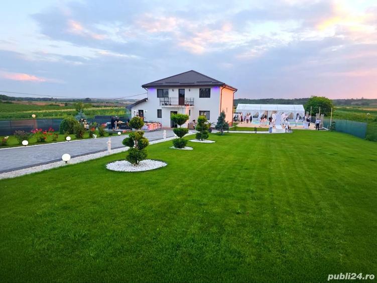 Casă cu Teren 2500 Mp în Central