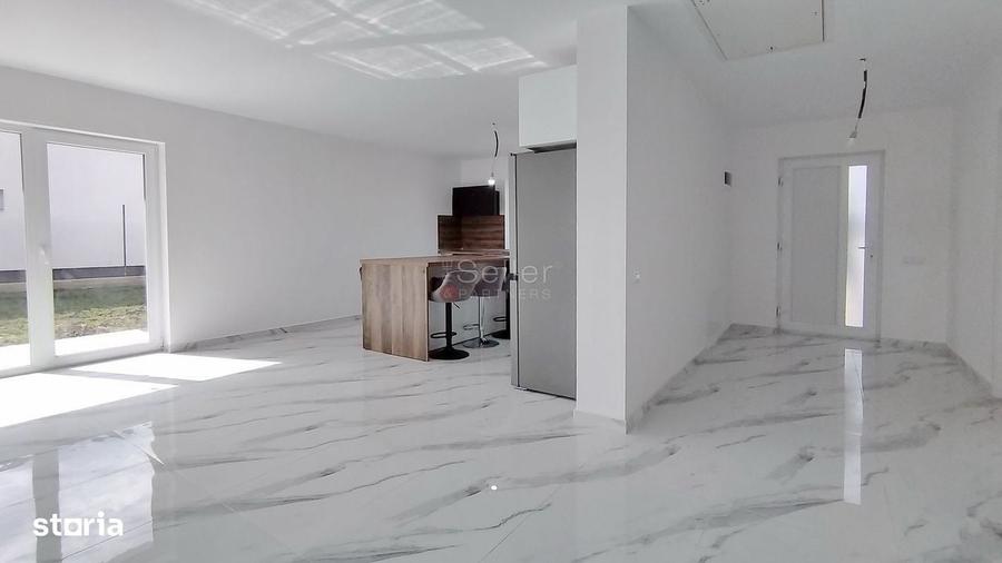 Casă cu 3 camere cu Teren 500 Mp în Noua