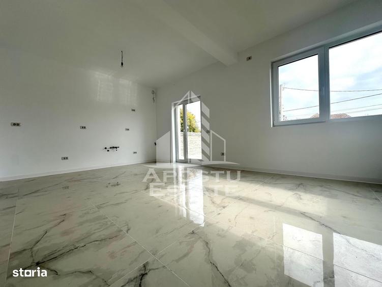 Casă cu 4 camere cu Teren 270 Mp în Utvin
