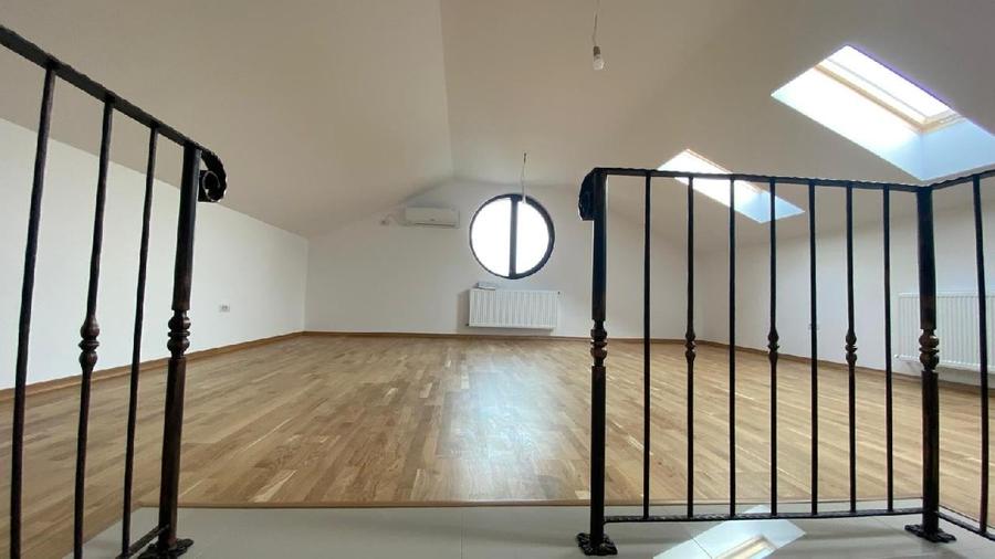 Apartament cu 3 camere decomandat în Bucium