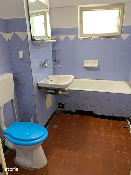 Apartament cu 4 camere decomandat în Central