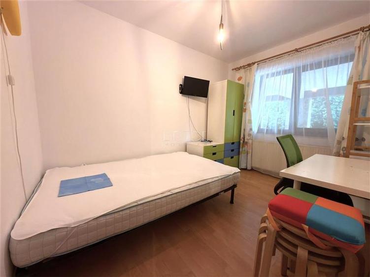 Apartament cu 3 camere semidecomandat, mobilat în Tractorul