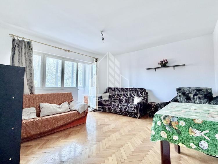Apartament cu 3 camere decomandat, mobilat în Central