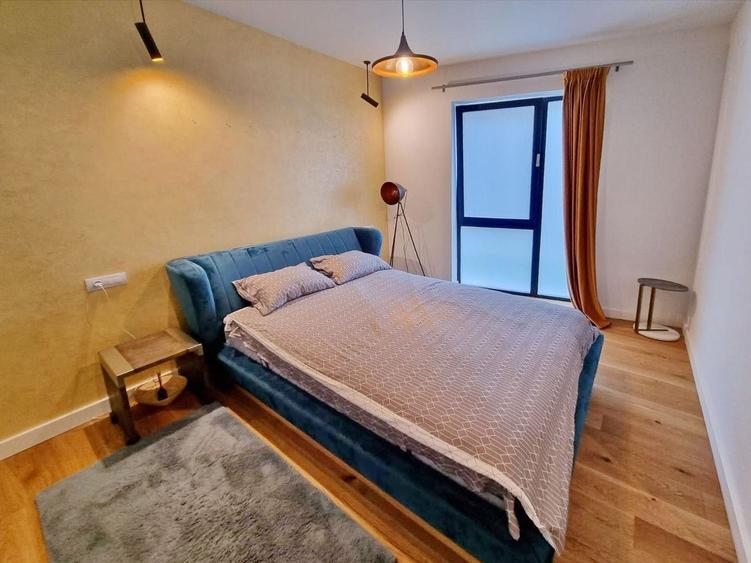 Apartament cu 3 camere decomandat, mobilat în Drumul Poienii