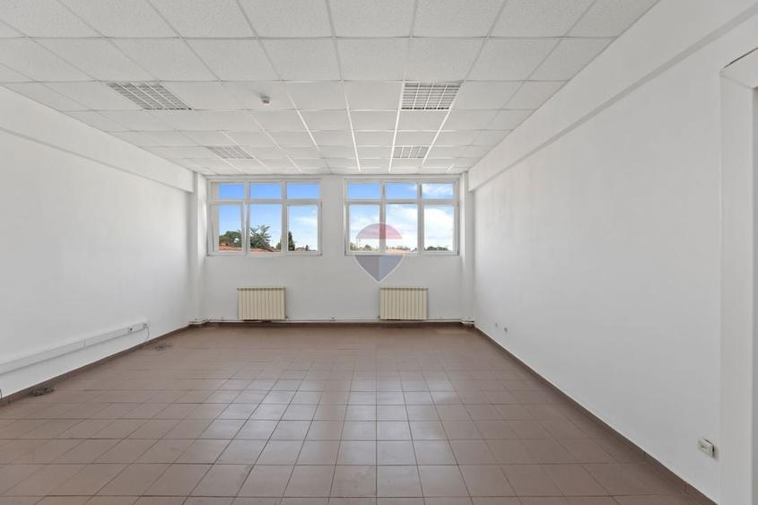 Birou, de 38 mp, în Podgoria
