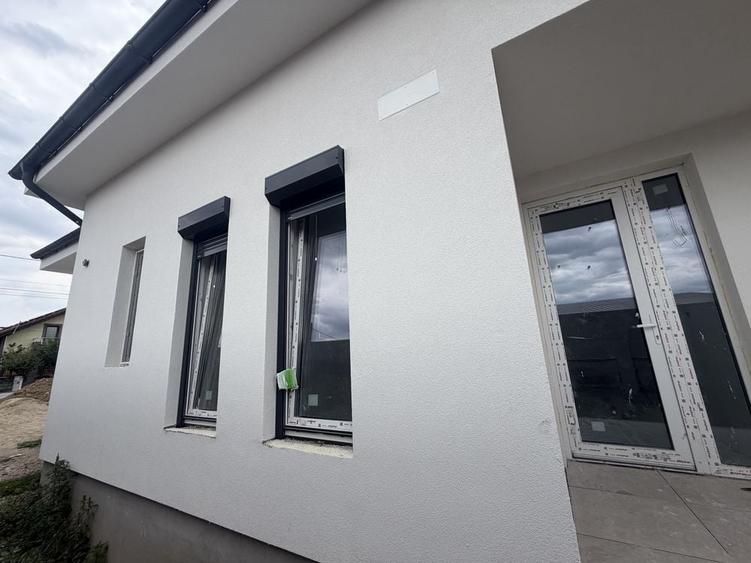 Casă cu 3 camere în Giroc