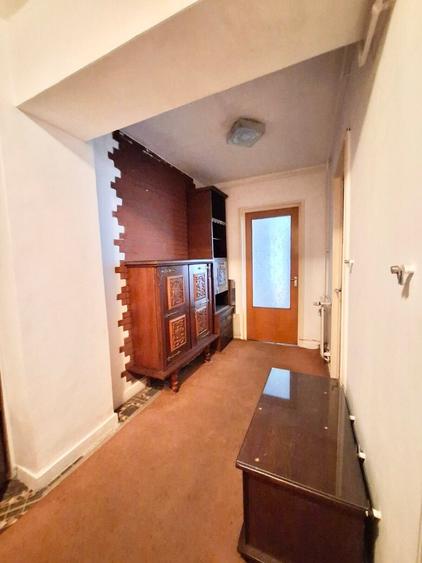 Apartament cu 4 camere decomandat, mobilat în Colentina