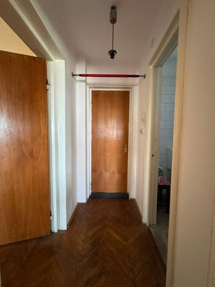 Apartament cu 3 camere decomandat în 1 Mai
