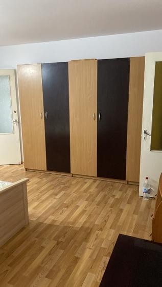 Apartament cu 2 camere nedecomandat, mobilat în Micro 5