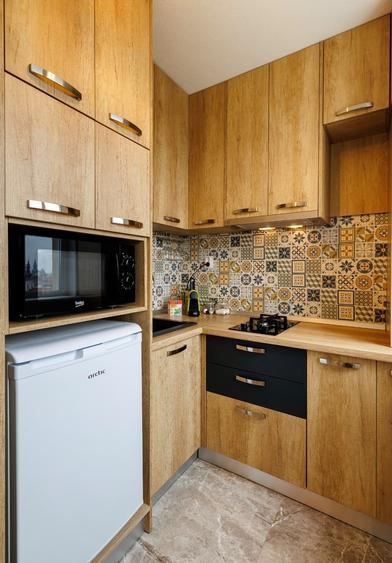 Apartament cu 2 camere semidecomandat, mobilat în P-ța Unirii