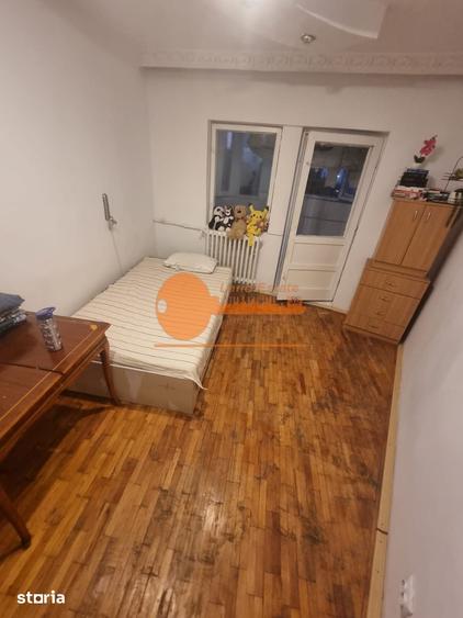 Apartament cu 3 camere decomandat în Crângași