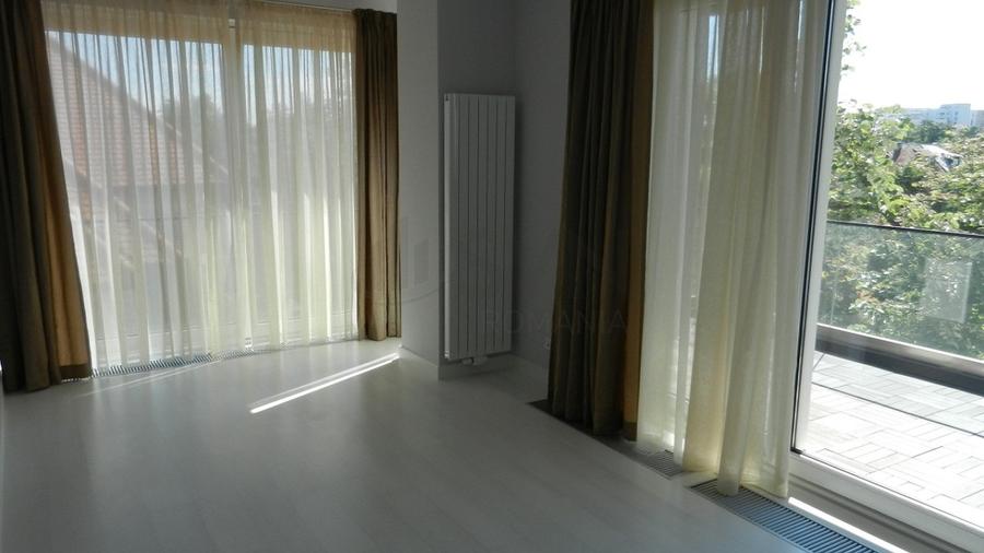 Apartament cu 4 camere decomandat, mobilat în Aviatorilor
