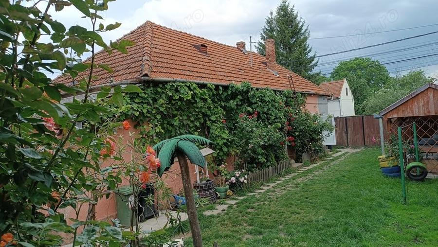 Casă cu 6 camere cu Teren 750 Mp în Simeria