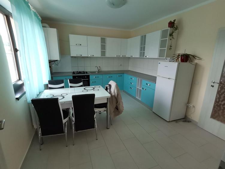 Casă individuală cu 5 camere cu Garaj în Arhitecților - Calea Cisnădiei