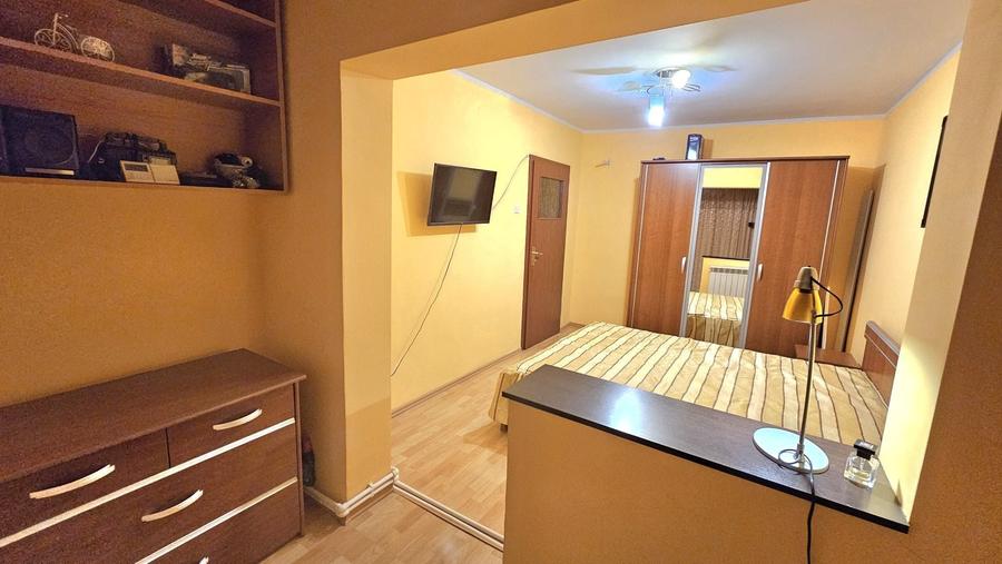 Apartament cu 3 camere decomandat în Central