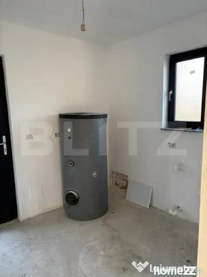 Casă cu 7 camere cu Teren 900 Mp în Central