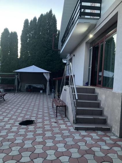 Casă cu 4 camere în Valea Adâncă