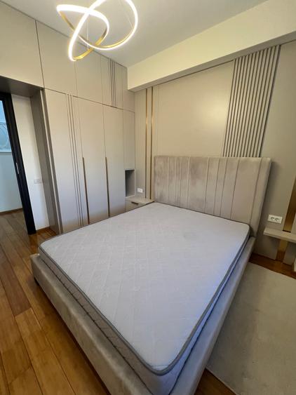 Apartament cu 3 camere semidecomandat în Herăstrău