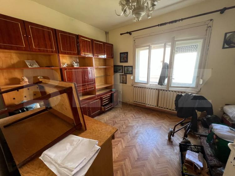 Casă cu 5 camere cu Teren 1032 Mp în Central