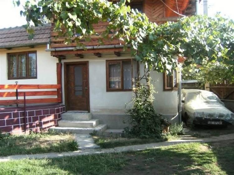 Casă cu 4 camere în Asău