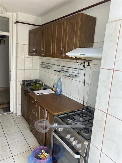 Apartament cu 3 camere decomandat în Canta