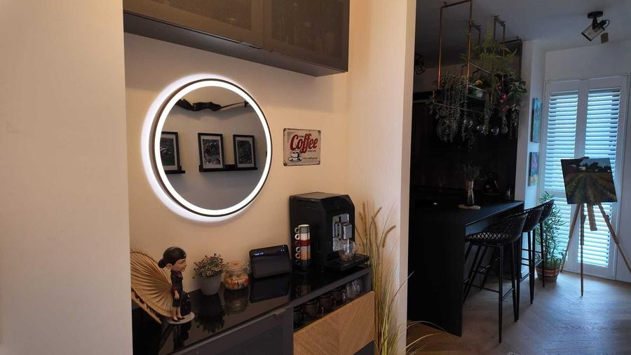 Apartament cu 3 camere semidecomandat în Petrești