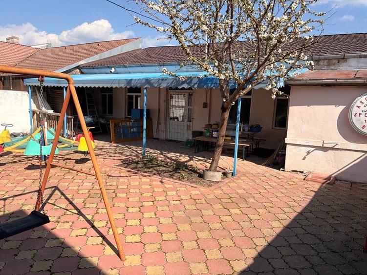 Casă cu Teren 265 Mp în Central