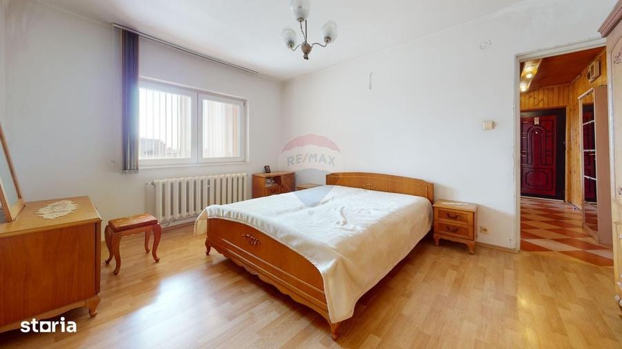 Apartament cu 3 camere decomandat în Central
